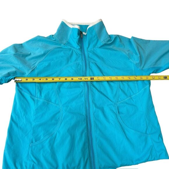 Lululemon Women’s 12 Track Attack Full Zip Windbreaker Jacket Aqua Blue‎ Sporty - Picture 15 of 15